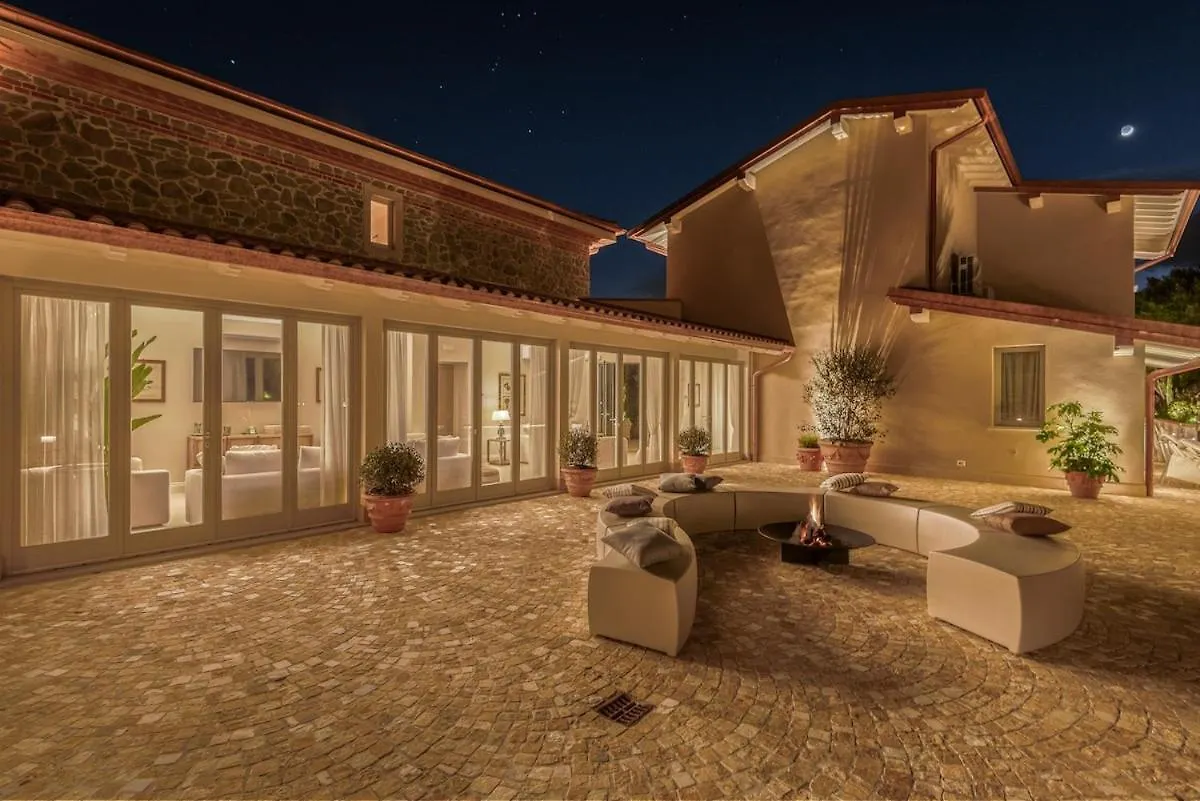 Diamond In The Hills Piscina Privata E Vasca Idromassaggio Villa Serravalle Pistoiese Italy