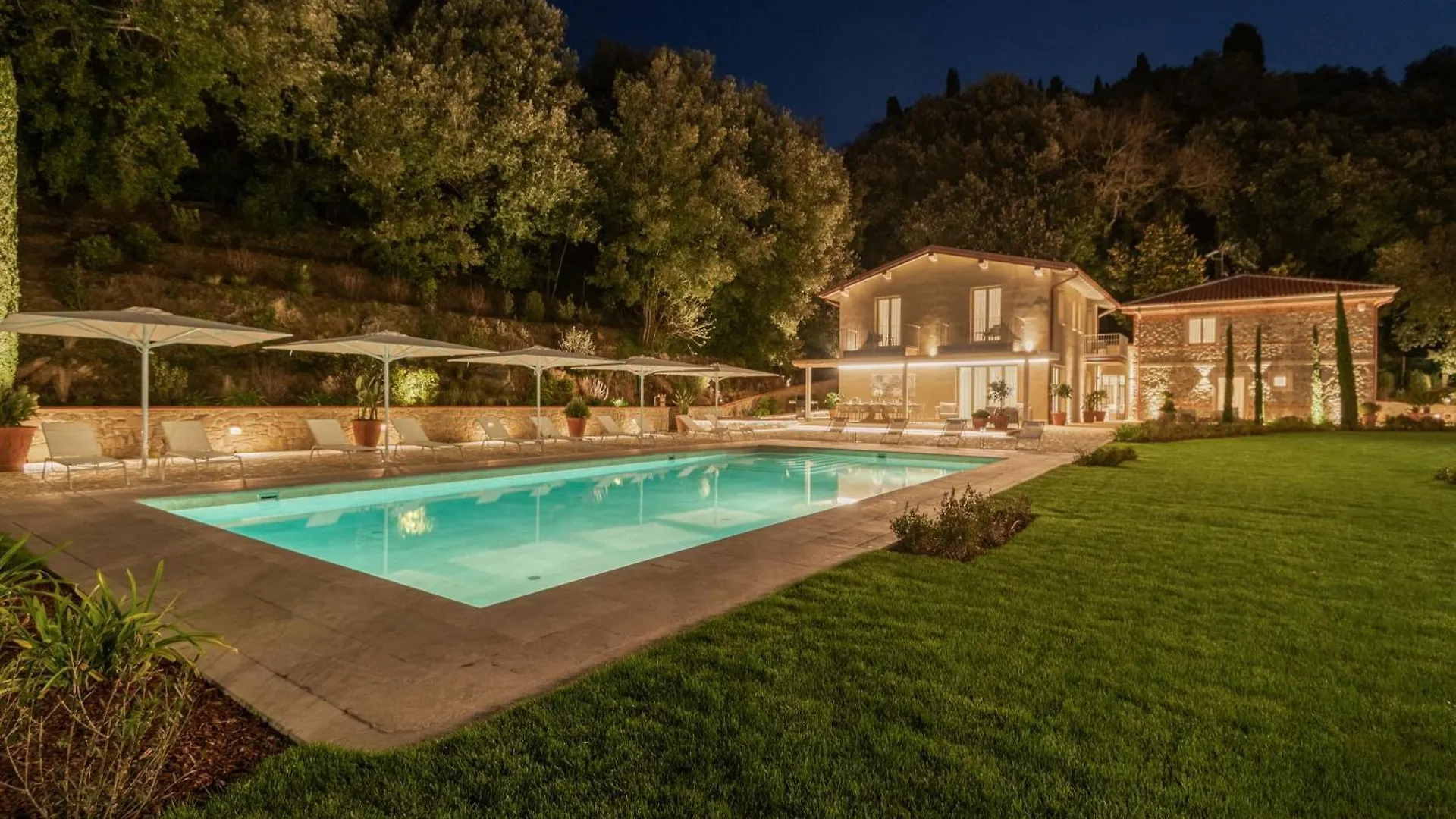Diamond In The Hills Piscina Privata E Vasca Idromassaggio Villa Serravalle Pistoiese Italy