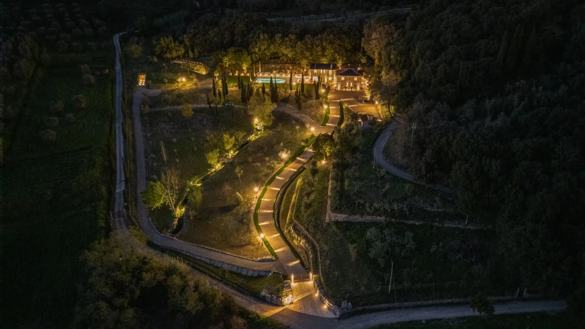 Diamond In The Hills Piscina Privata E Vasca Idromassaggio Villa Serravalle Pistoiese Italy