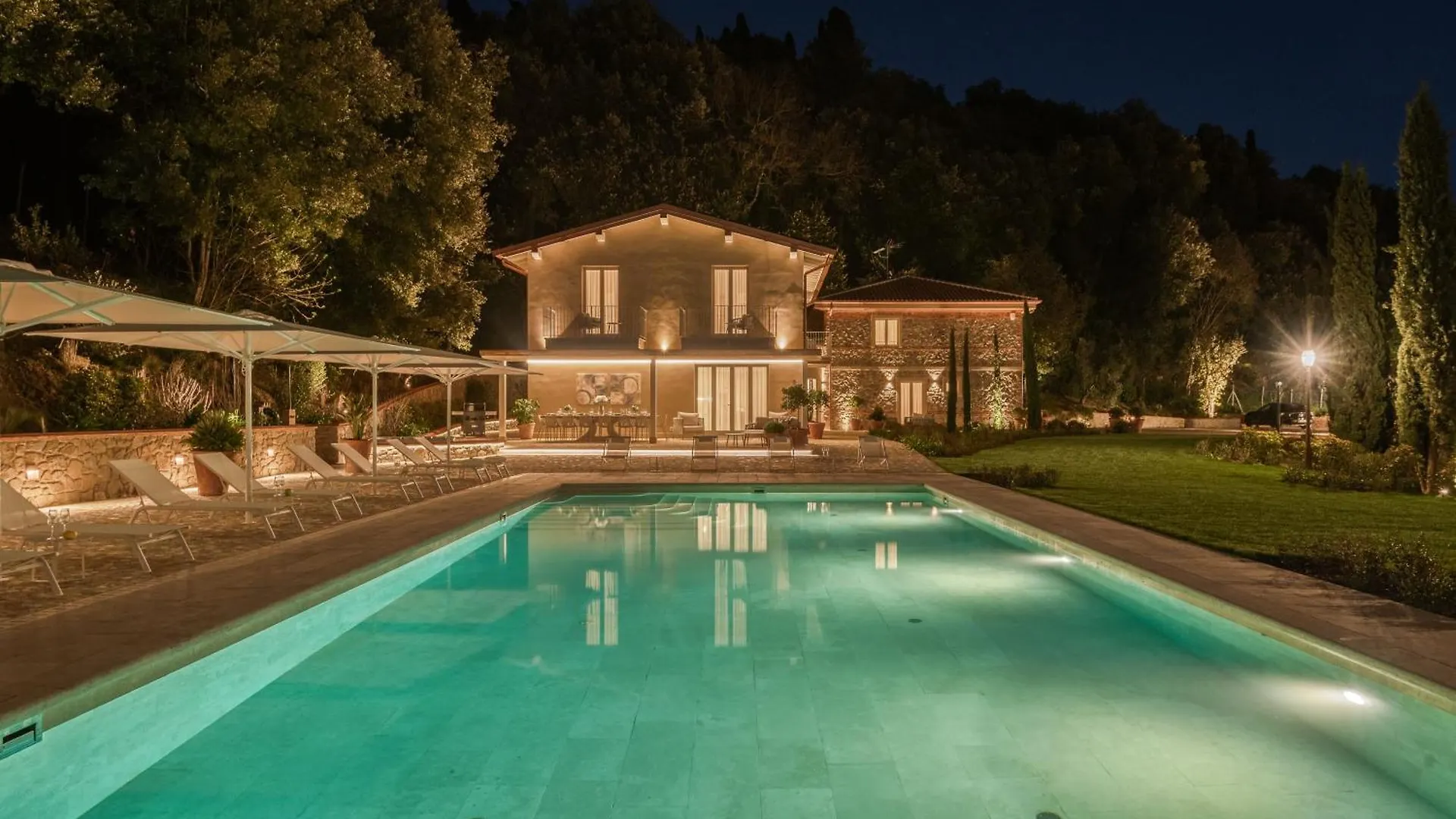 Diamond In The Hills Piscina Privata E Vasca Idromassaggio Villa Serravalle Pistoiese Italy